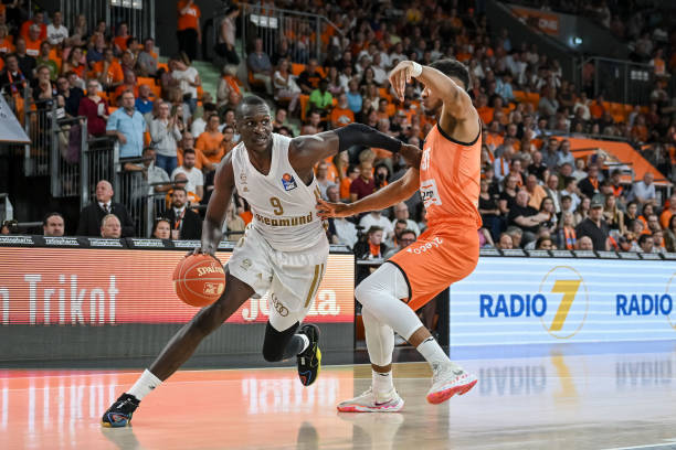 需要敏锐的 需要敏锐的