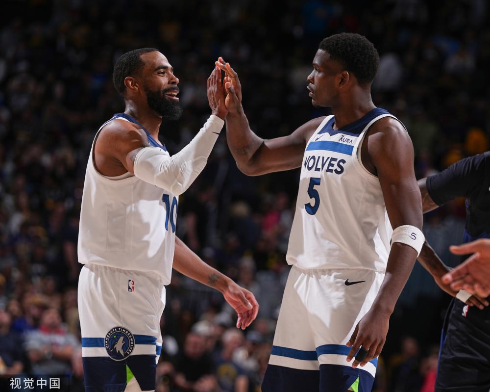 他迅猛的突 他迅猛的突